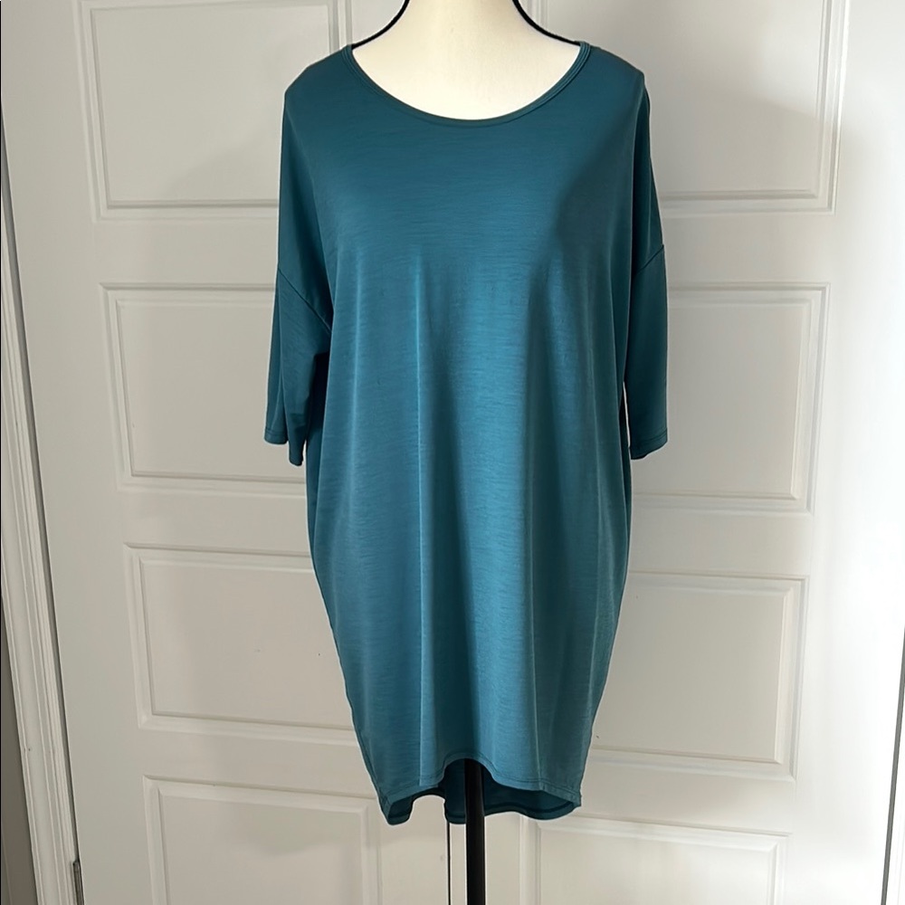 LuLaRoe Irma Blue Green Oversized Tunic Top